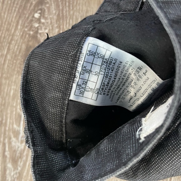 Guess Jeans - Picture 5 of 6